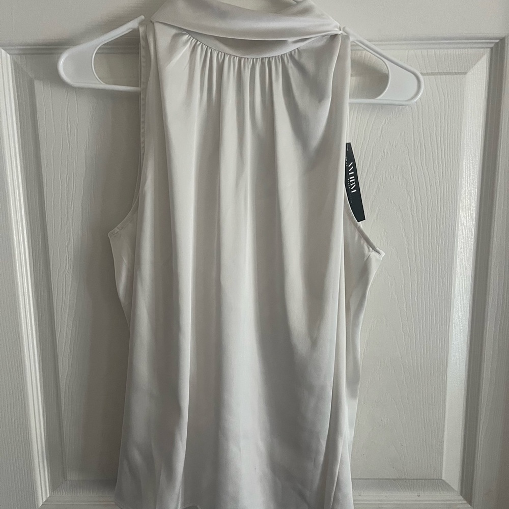 Elegant summer White House Black Market Ivory Sleeveless Blouse